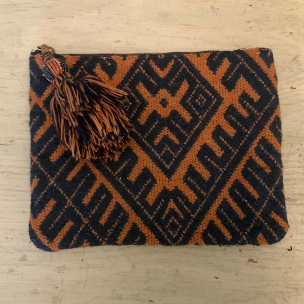 Universal Thread Navy/Brown Woven Geometric Southwest Print Clutch Bag Purse GC